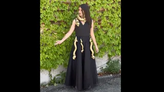 Google Software Engineer Creates ‘World’s First AI Dress’ With Robotic Snakes | Viral Video